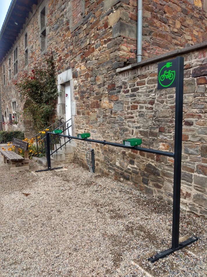 Cour de l'abbaye   12 prises